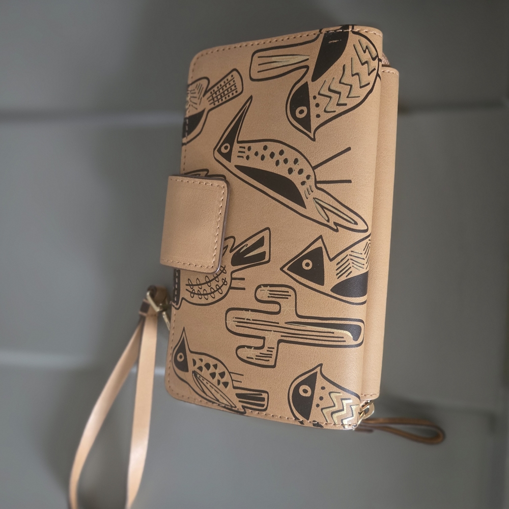 Vera Bradley Vacheha Brown Resort Cactus Bird Wristlet Wallet. Euc